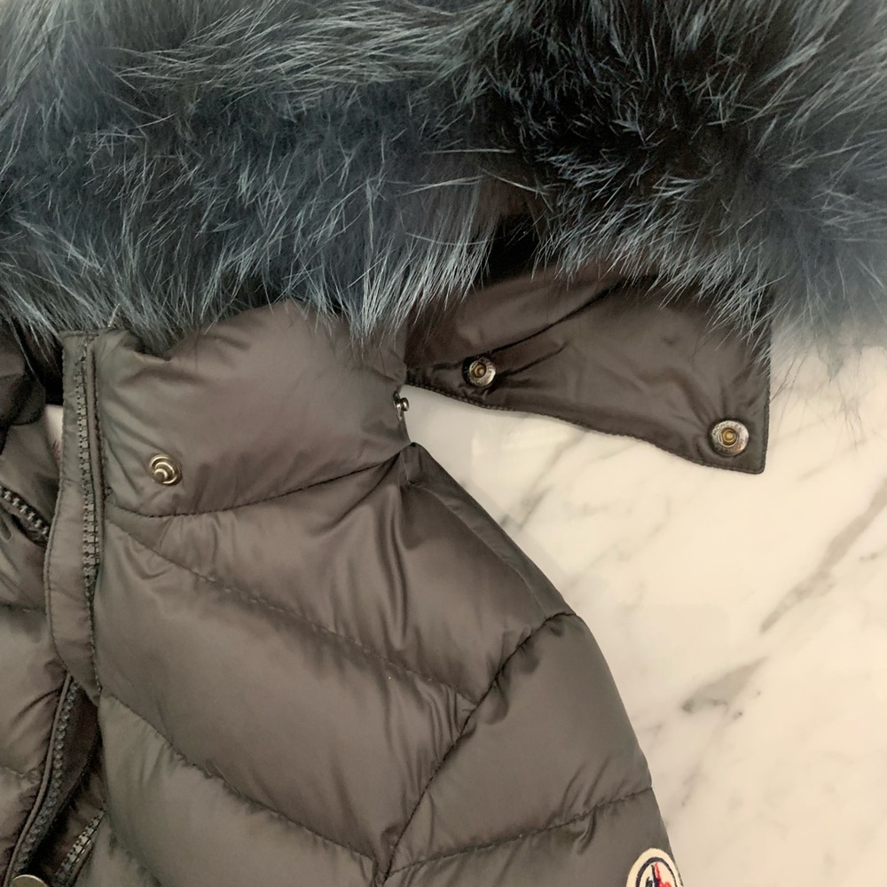Moncler NWT New Alberta Kids Down Jacket w/ Fox Fur Trim Size 6 Gray. - Picture 5 of 16
